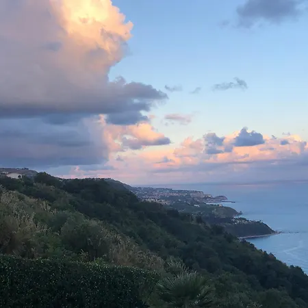 Banana, Near Tropea *