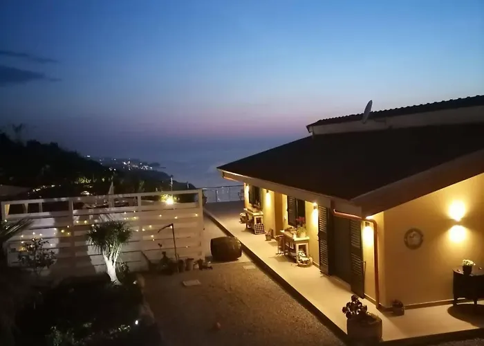 Banana, Near Tropea * פרגליה